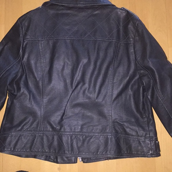 Distressed vegan leather jacket by Guess size XL - Picture 6 of 8